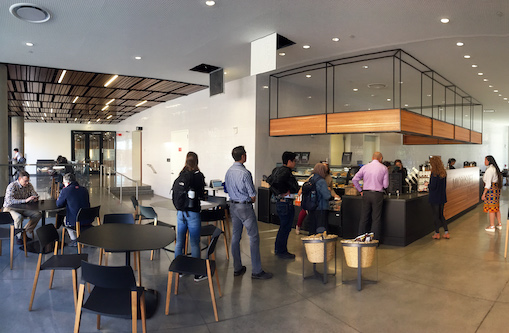 Microsoft-cafe_customers_20190318_news-page.jpg