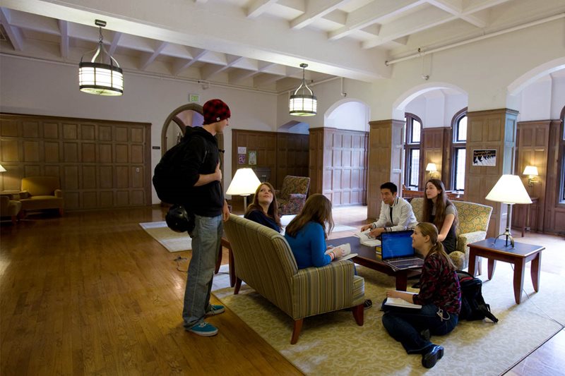 Hansee Hall Student Lounge