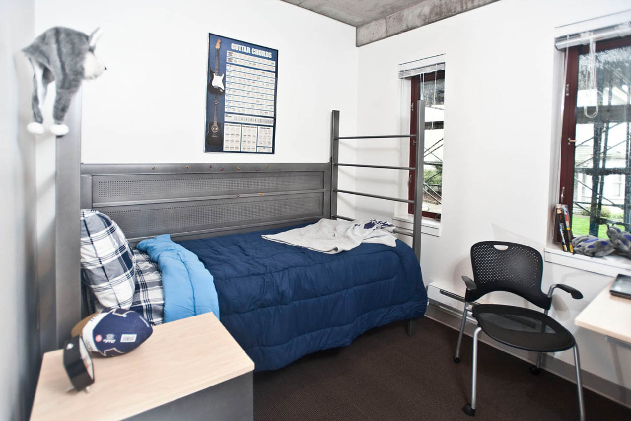 Cedar Apartments room